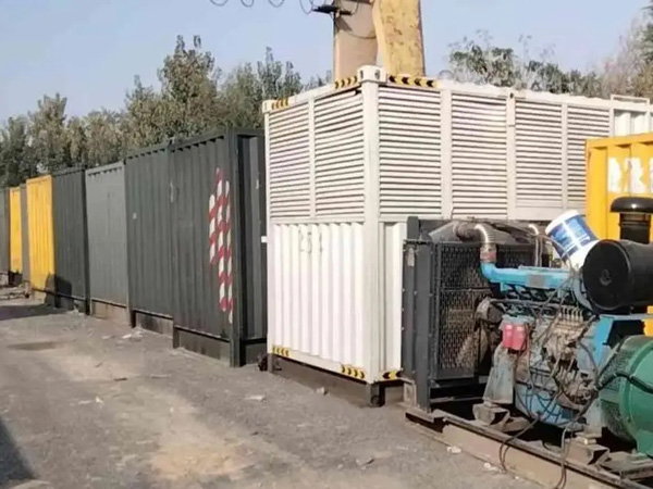 寒亭200KW柴油发电机机组每小时油耗是多少?